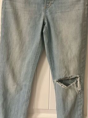 Joe's Jeans Light Blue Skinny Jeans with Knee Distress